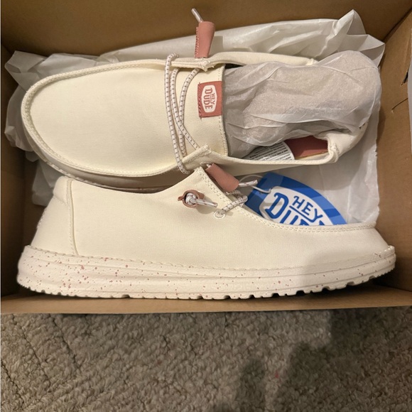 Hey Dude Shoes - NWT IN BOX Hey Dude Women’s size 9
